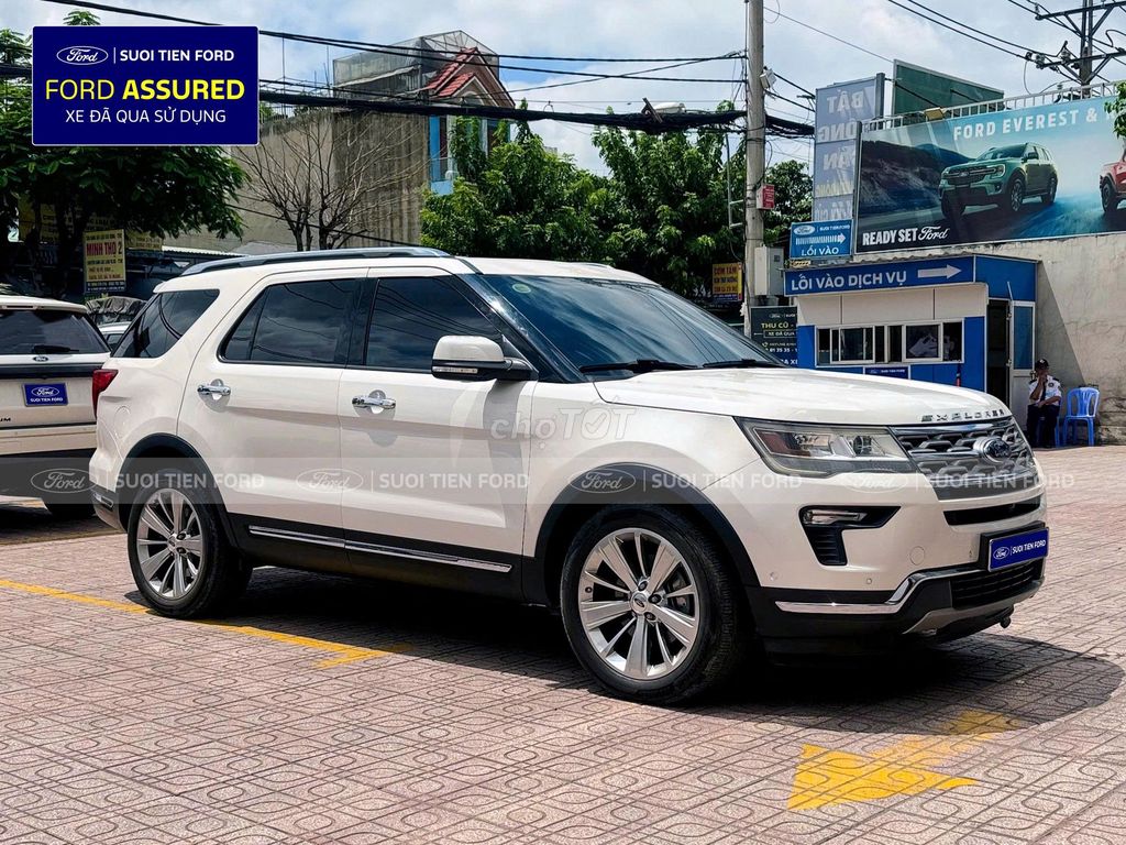 Ford Explorer 2019 белый, с пробегом