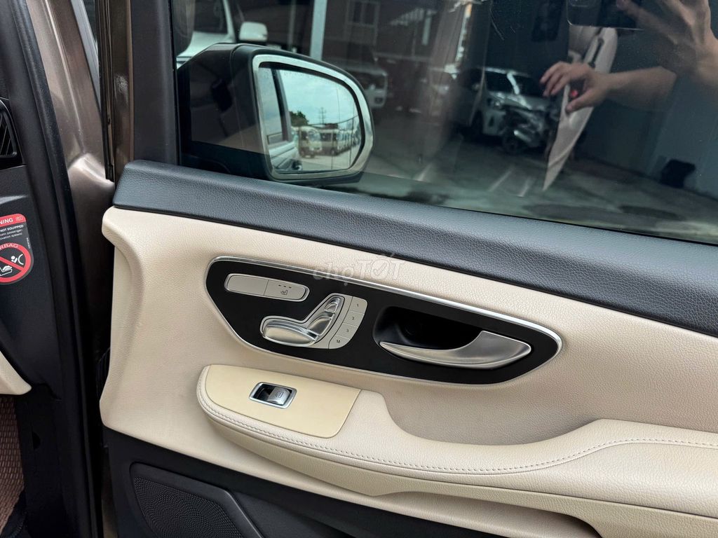 Mercedes Benz V Class V220d 2015. Mua bán Ô tô tại Quận Thanh Xuân Hà Nội được đăng bởi Nguyễn Tuấn Hoàng hình 5