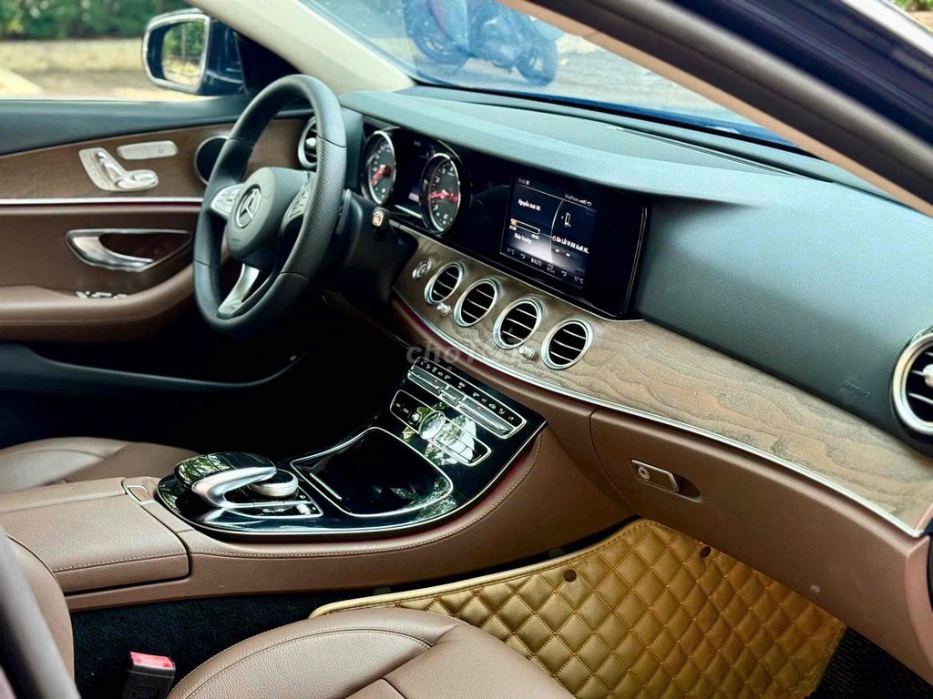 Mercedes Benz E200 model 2018 1 chủ từ đầu. Mua bán Ô tô tại Quận 8 Tp Hồ Chí Minh được đăng bởi Khoa nguyễn hình 8