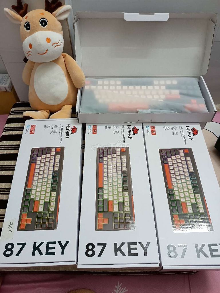 Bàn phím không dây M87 FreeWoLF. Mua bán Phụ kiện (Màn hình, Chuột...) tại Quận 4 Tp Hồ Chí Minh được đăng bởi Yến Linh Phạm hình 1