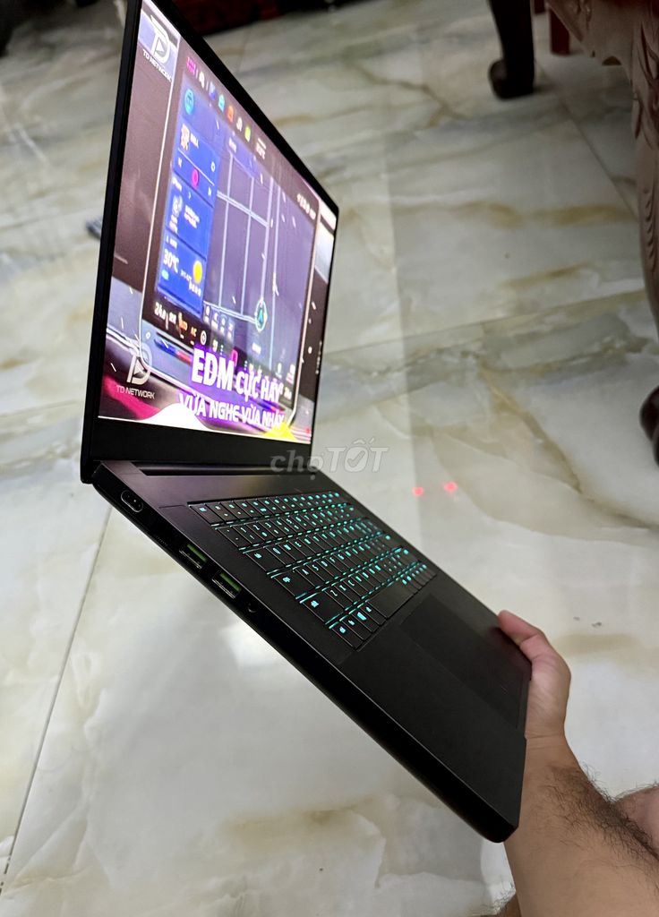 Razer RTX 2060-9750H-16gb. Mua bán Laptop tại Quận 7 Tp Hồ Chí Minh được đăng bởi Hoàng Tuấn hình 2
