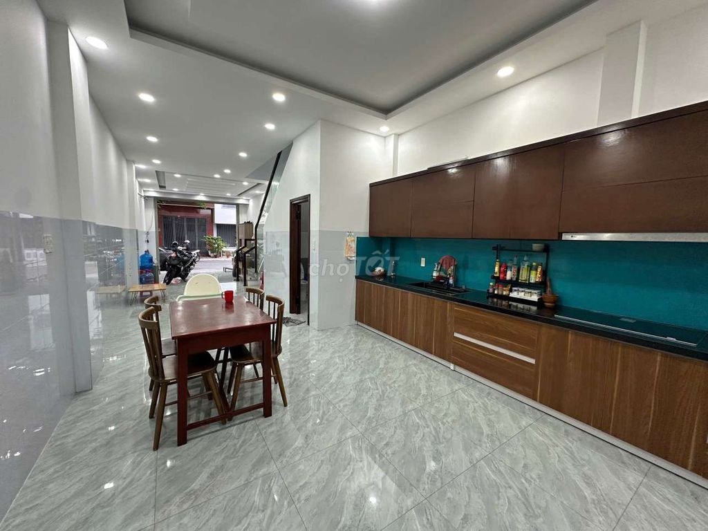 Дом 2 этажа, 2 фасада, улица B9, VCN Phước Long 2