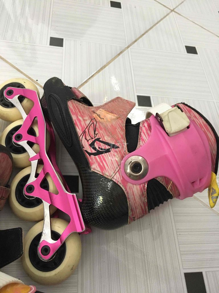 Giày patin trẻ em đế carbon Hồng. Mua bán Đồ thể thao, Dã ngoại tại Thành phố Cam Ranh Khánh Hòa được đăng bởi Thông hình 1
