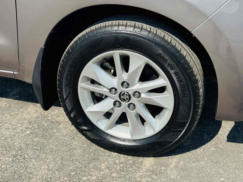 Toyota Innova 2019 2.0E MT Nâu. Mua bán Ô tô tại Huyện Sóc Sơn Hà Nội được đăng bởi AUTO VĨNH CƯỜNG hình 4