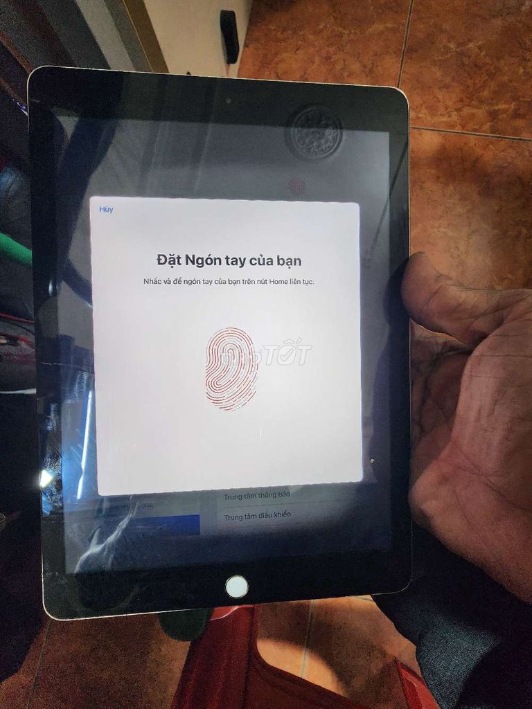 Apple iPad Air 2 Wifi 32GB Vàng Đã sử dụng. Mua bán Máy tính bảng tại Quận Bình Thạnh Tp Hồ Chí Minh được đăng bởi tùng  hình 1