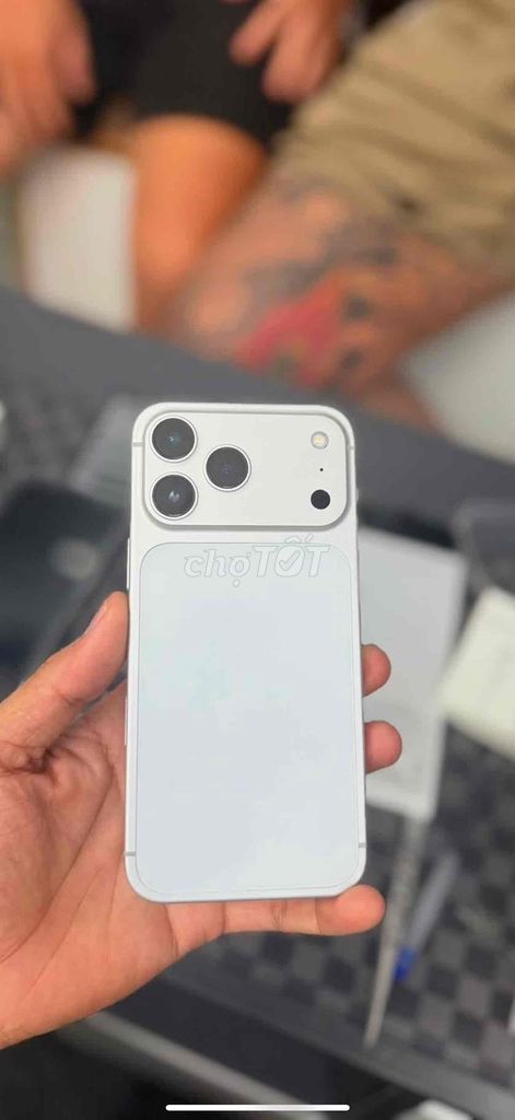 iPhone 17 Pro Max 256GB Bạc Còn mới. Mua bán Điện thoại tại Huyện Hòa Vang Đà Nẵng được đăng bởi Lalalu hình 1
