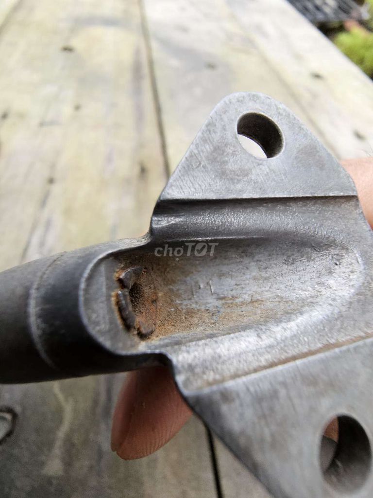 Móc treo đồ xe piaggio vespa zin. Mua bán Phụ tùng xe tại Quận Bình Thuỷ Cần Thơ được đăng bởi luong hoang khoi hình 2