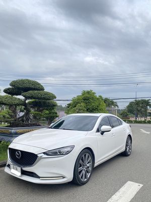 Xe gia đình Mazda 6 2.0 Premium 2020 model 2021