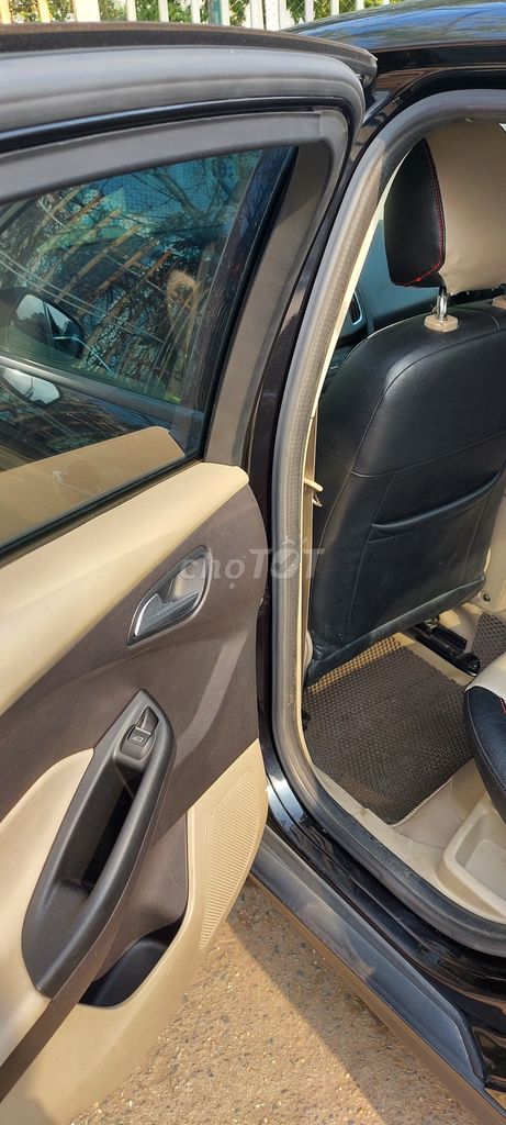 Chính chủ, Focus Trend 1.6, xe cá nhân rất chất. Mua bán Ô tô tại Quận Nam Từ Liêm Hà Nội được đăng bởi Trương Nam Sơn hình 7