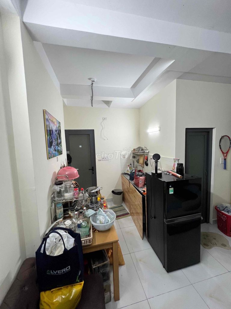Pass phòng ban công lầu 2 Full nội thất