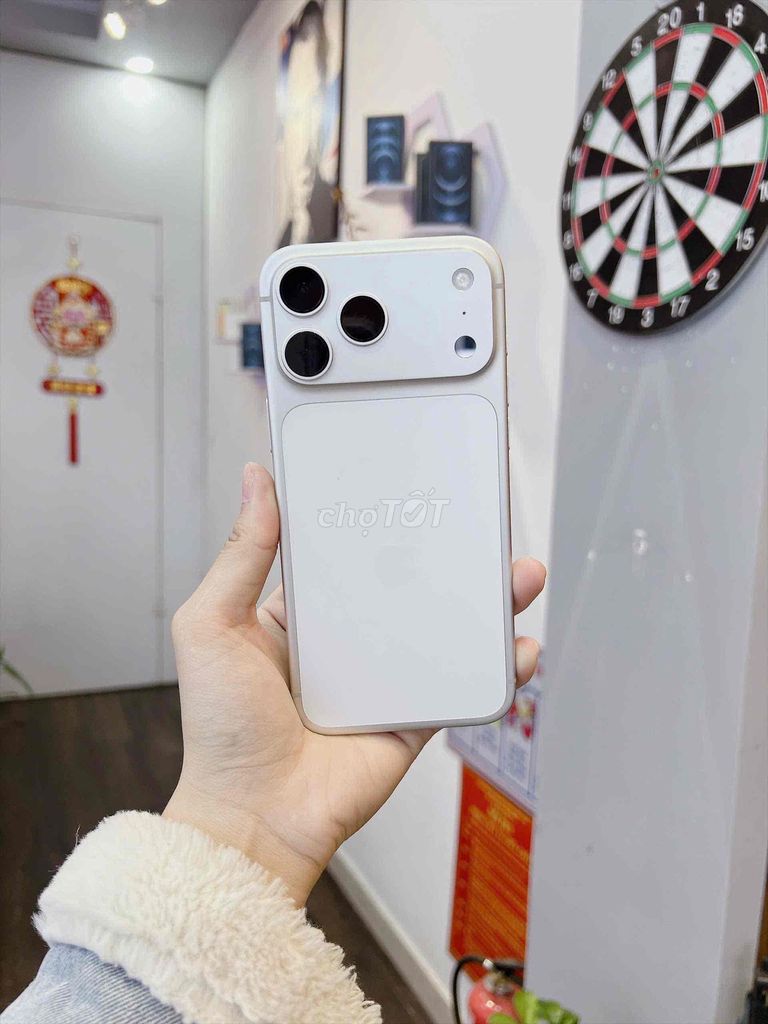 iPhone 17 Pro Max 256GB Trắng 98%. Mua bán Điện thoại tại Thành phố Đà Lạt Lâm Đồng được đăng bởi HD mobile Bán IPhone Trả Góp hình 1
