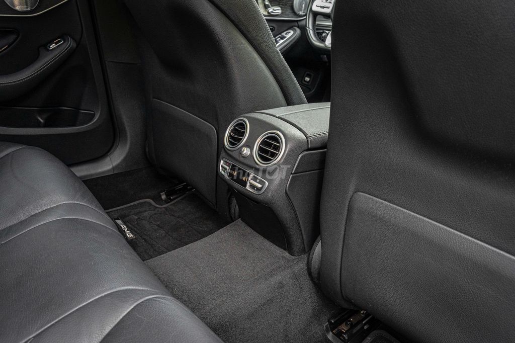 Mercedes C300 AMG 2021 Cọp Trắng 1 Chủ Cực Hiếm. Mua bán Ô tô tại Quận 7 Tp Hồ Chí Minh được đăng bởi John Luxury Car hình 5