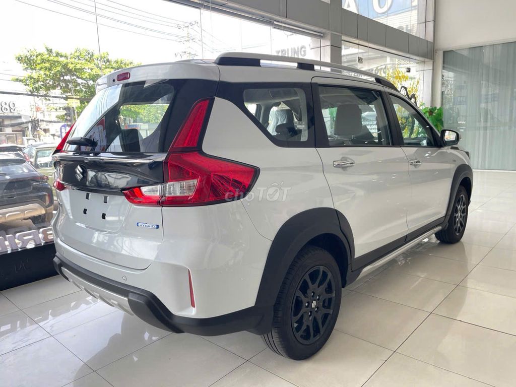 Suzuki XL7 Hybrid 2025 Trắng giao ngay chỉ 175 tr. Mua bán Ô tô tại Thành phố Đồng Xoài Bình Phước được đăng bởi công ty ô tô Sài Gòn đại lý ô tô Su zu ki chính hãng hình 4