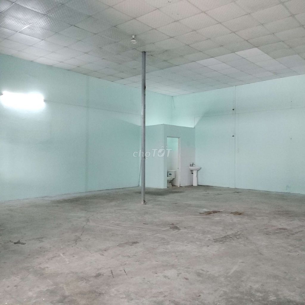 Cho thuê nhà xưởng ngã 4 Ga.Dt 250m2