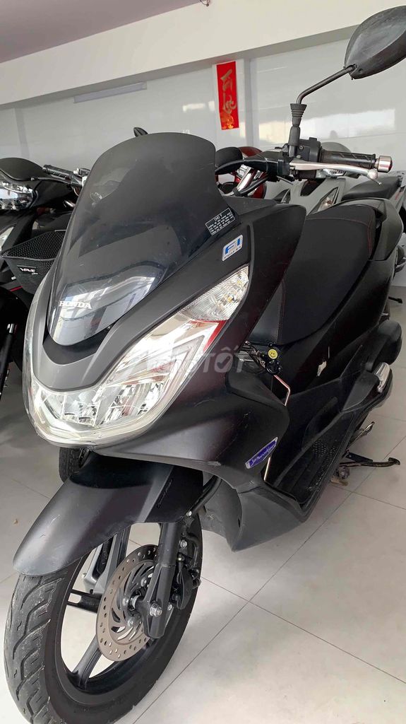 Honda PCX 125 màu đen khóa smart key. Mua bán Xe máy tại Thành phố Biên Hòa Đồng Nai được đăng bởi CH xe máy Trần Na Na hình 4
