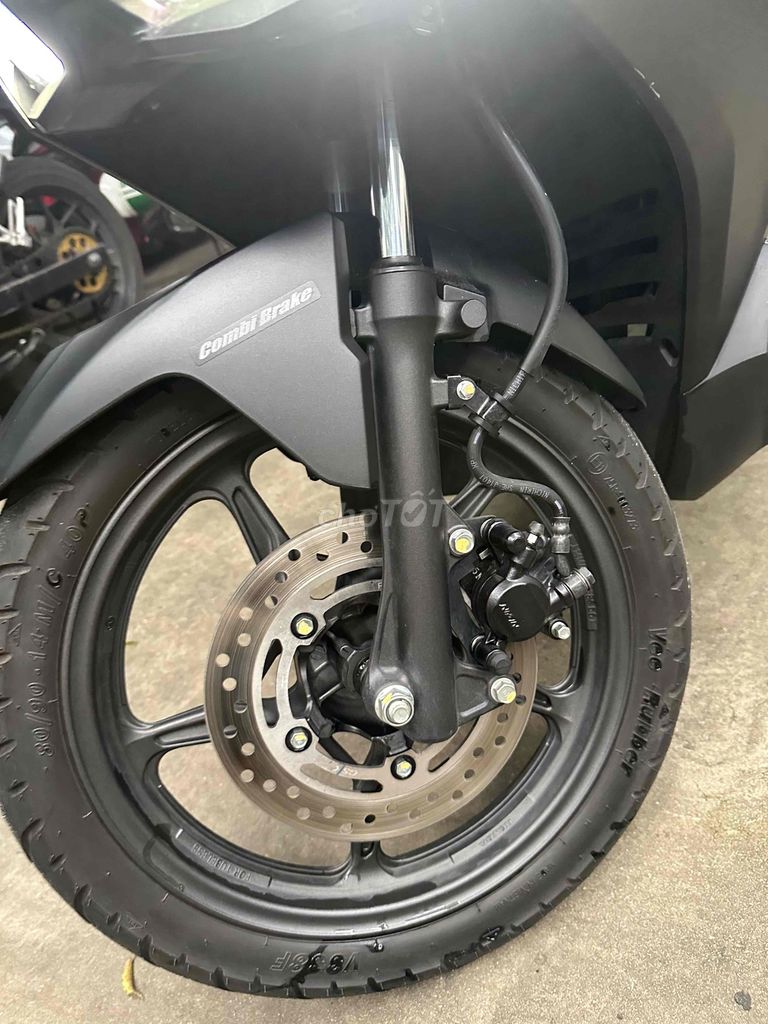 Honda Airblade 125 4 клапана матовый черный 2025 г. Хошимин