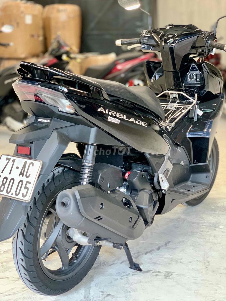 Air Blade 125 2025 xe như mới odo 2400 km biển 71. Mua bán Xe máy tại Thành phố Thủ Đức Tp Hồ Chí Minh được đăng bởi iMotorbike Khương Phan hình 7