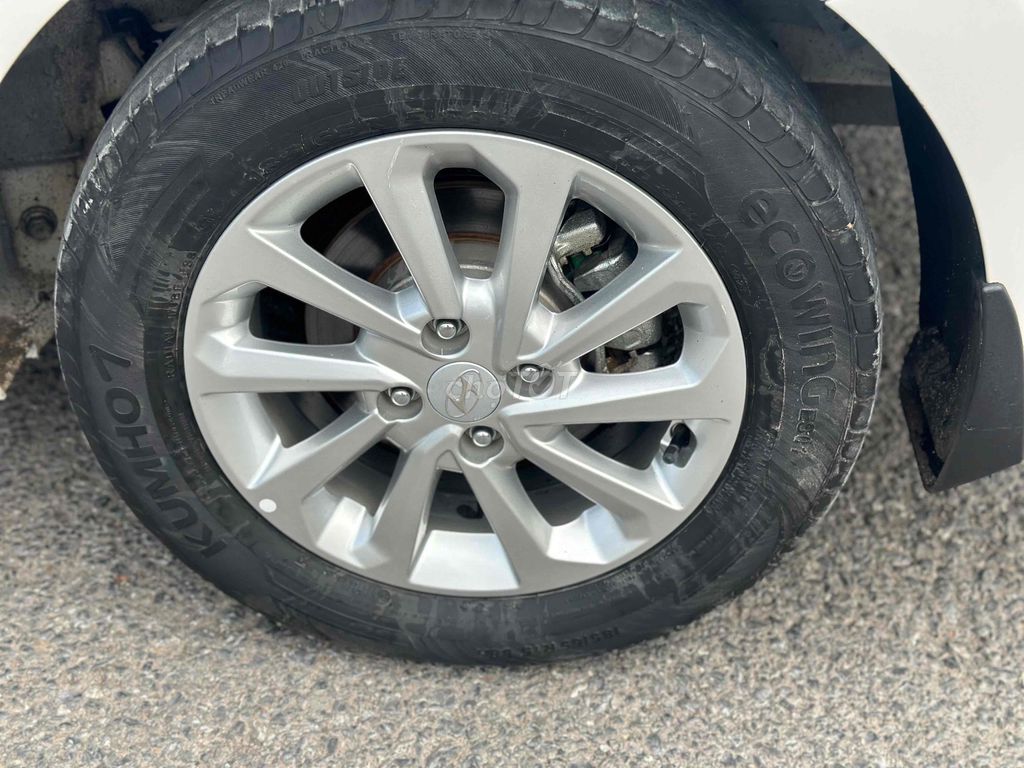Hyundai Accent 2023 1.4 MT Trắng 5500 km. Mua bán Ô tô tại Quận Hoàng Mai Hà Nội được đăng bởi Thang Pham hình 7