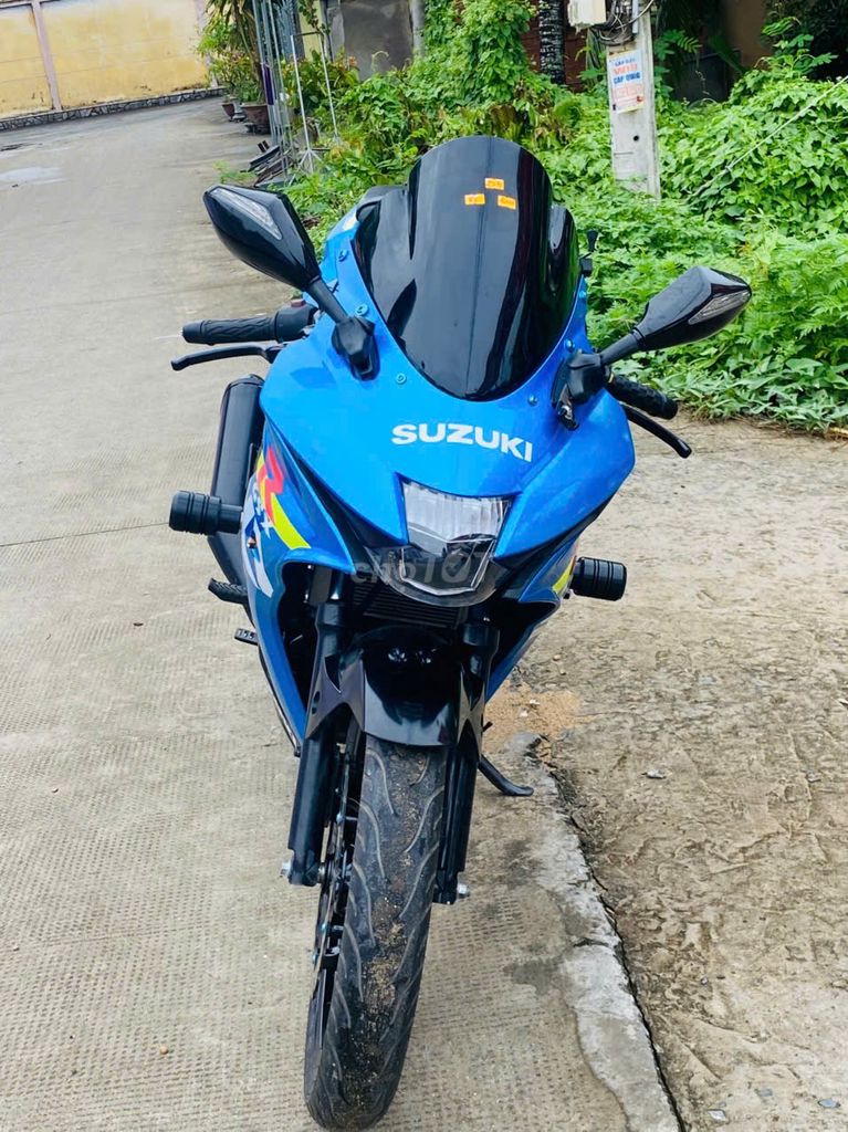 SUZUKI GSX150R XANH ĐEN