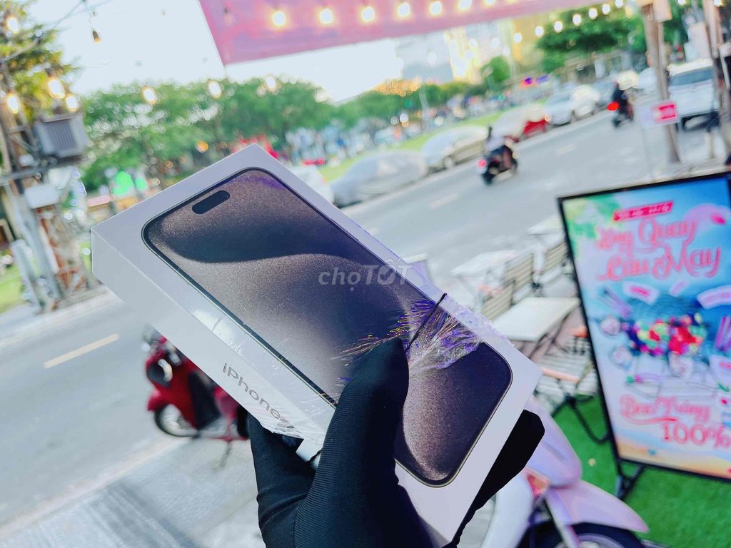 iPhone 15 Pro Max 1TB new seal 100% FPT BH 12Tháng. Mua bán Điện thoại tại Quận Hải Châu Đà Nẵng được đăng bởi TUẤN LUXURY MOBILE ĐÀ NẴNG hình 1