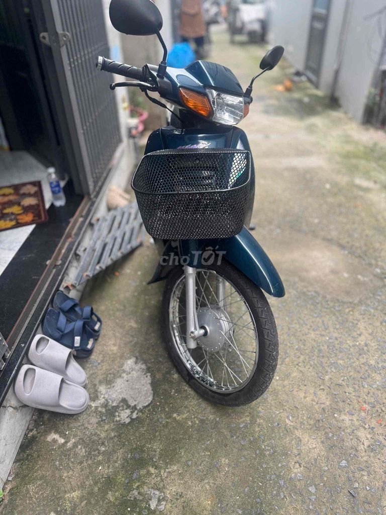 Синий мопед Honda Wave A в оригинале