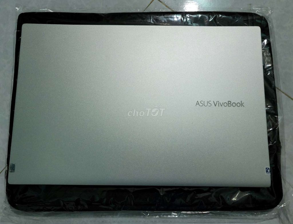 Asus vivobook i5 8250U/ 8G / 128G / 14 in full hd