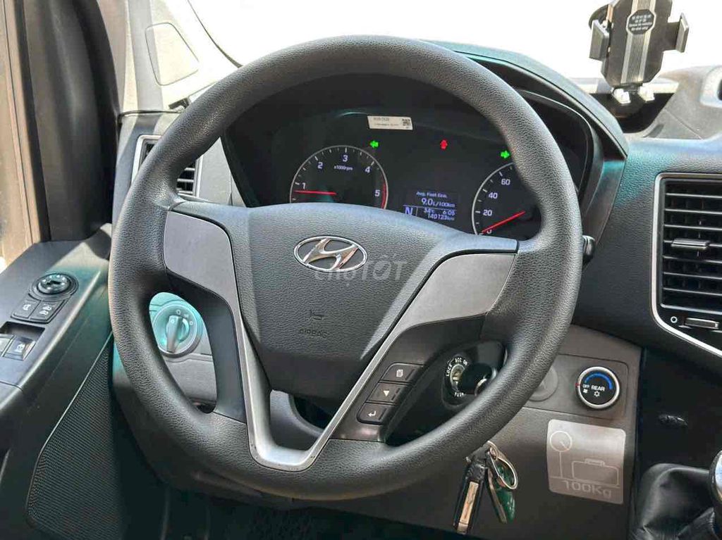 Hyundai Solati 2019 Bạc Cực Zin Đẹp. Mua bán Ô tô tại Huyện Bình Chánh Tp Hồ Chí Minh được đăng bởi XE CŨ CHÍNH HÃNG hình 4