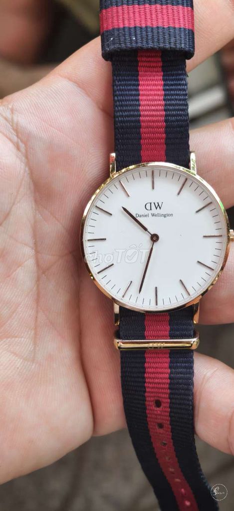 Đồng hồ Daniel Wellington Unisex. Mua bán Đồng hồ tại Huyện Thanh Trì Hà Nội được đăng bởi Đồng hồ 2hand Giang còi  hình 1
