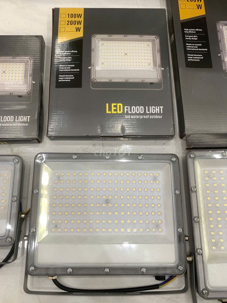 Đèn pha LED 100W ánh sáng Trắng chống nước. Mua bán Đèn tại Quận Hà Đông Hà Nội được đăng bởi TT Led hình 1