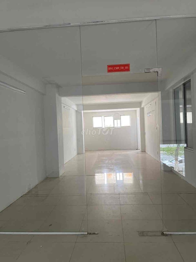 Toà văn phòng 4 tầng 720m sàn MTđường Lê Văn Hiến