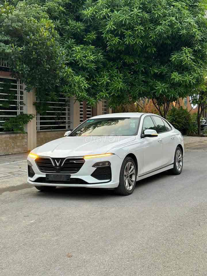 VinFast Lux A Base 2.0 AT Turbo sản xuất 2022