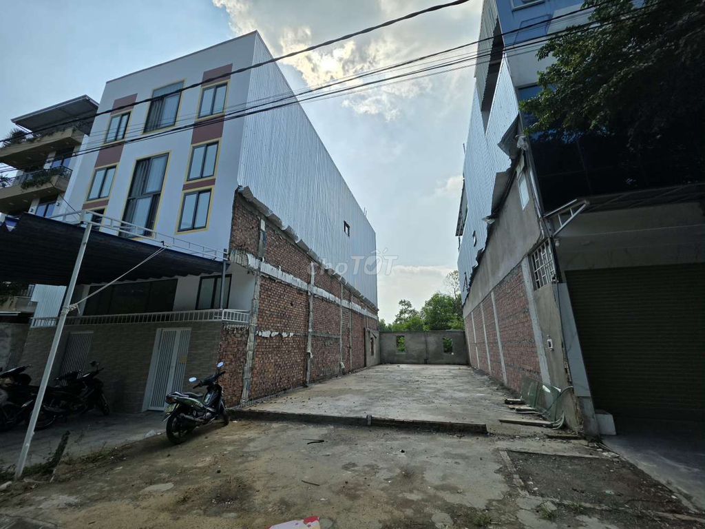 📢 CHO THUÊ ĐẤT MẶT TIỀN - TỔNG DIỆN TÍCH LÊN TỚI 200m² 🏭🚀