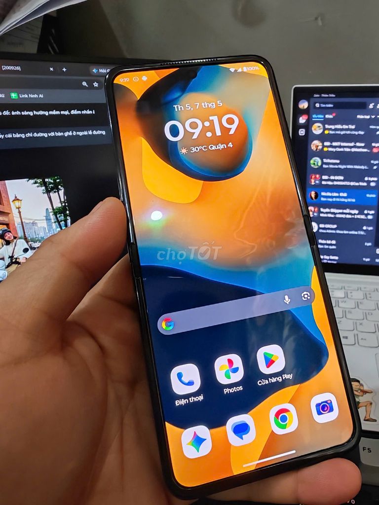 Motorola Razr 60 Plus 256GB Xanh đen. Mua bán Điện thoại tại Quận 4 Tp Hồ Chí Minh được đăng bởi Thiên Triều hình 1