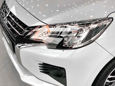 Mitsubishi Attrage 2024 Trắng 5 chỗ