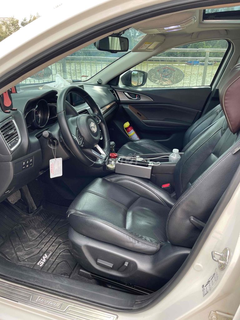 Mazda 3 2.0 phiên bản cao cấp nhất. Mua bán Ô tô tại Quận Tân Bình Tp Hồ Chí Minh được đăng bởi Shelly hình 5