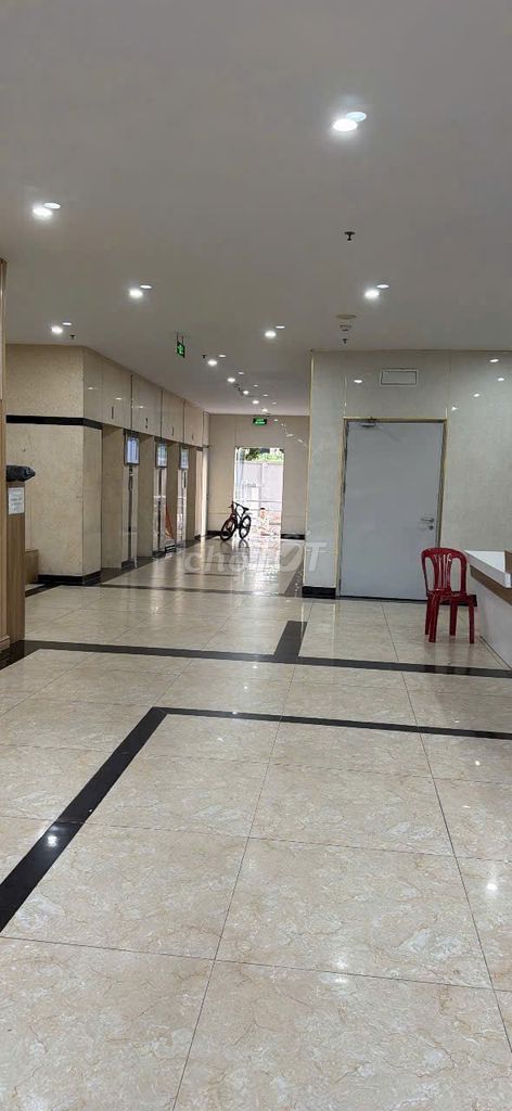 Star tower,  nợ dí: 1,8 tỷ.  Ép giá được: 1,290 tỷ
