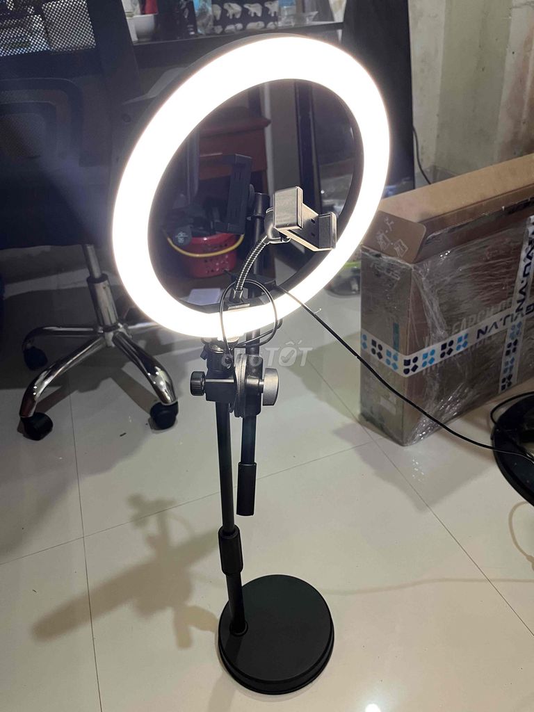 Đèn livestream Kim loại Nhựa Đen Còn mới. Mua bán Đèn tại Quận Hải Châu Đà Nẵng được đăng bởi Trần Đức Trọng hình 1