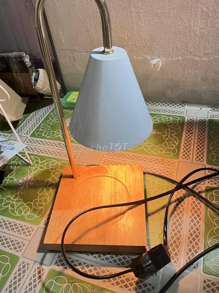 Đèn ngủ Gỗ, Kim loại Trắng. Mua bán Đèn tại Quận 12 Tp Hồ Chí Minh được đăng bởi Duyên  hình 1