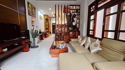 Bán nhà 3 tầng mặt tiền Hồ Xuân Hương phường Phước Hoà gần biển. Mua bán nhà ở tại Thành phố Nha Trang Khánh Hòa được đăng bởi Phượng Nguyễn