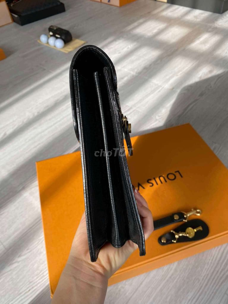 Clutch BurBerry da bò khoá gold  đẹp thu #3,5tr.