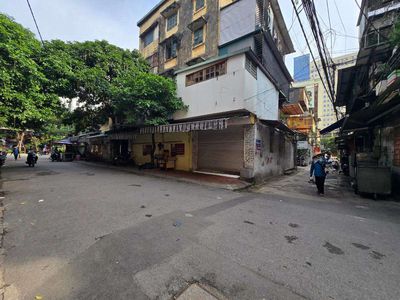Chủ gửi bán nhà Đống Đa gần rạp chiếu phim Quốc Gia. Mua bán nhà ở tại Quận Đống Đa Hà Nội được đăng bởi Chiên Nguyễn