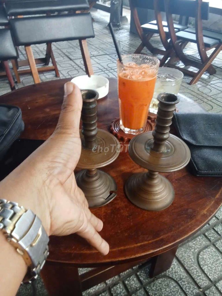 Đèn cầy đồng cổ