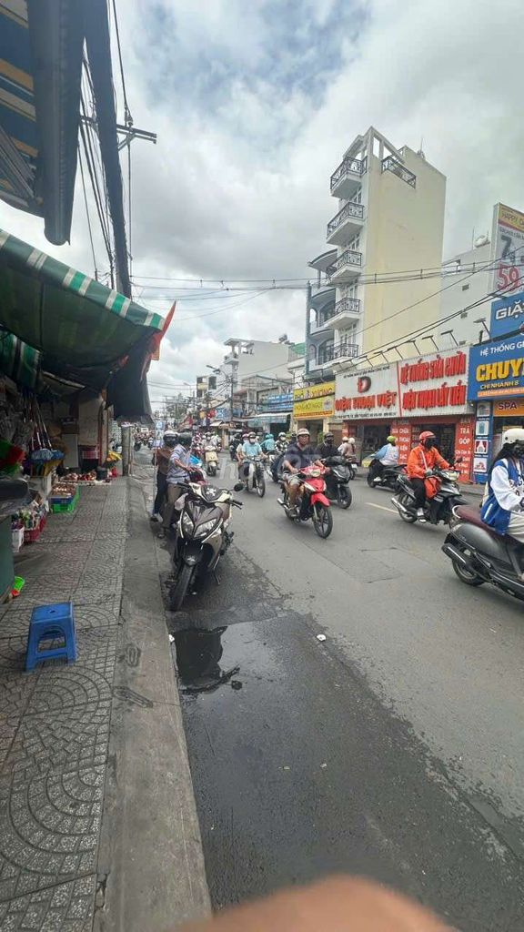 Mặt tiền cho thuê KD tự do ngay Chợ Phan Văn Trị Bình Thạnh.