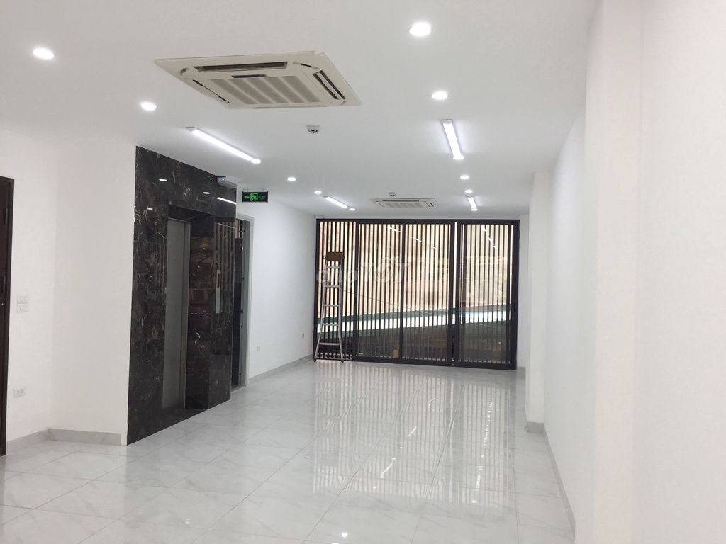 Cho thuê văn phòng phố Tô Vĩnh Diện,thanh xuân,dtsd 130m2