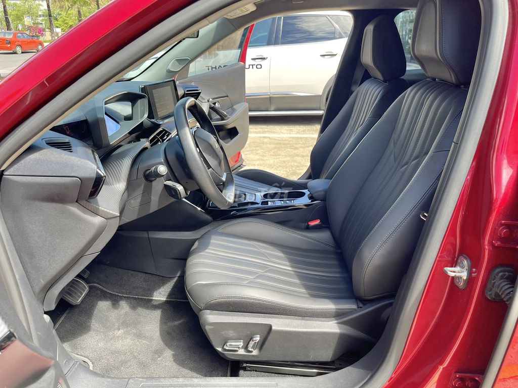Peugeot 2008 2023 GT Line 1.2 AT - 12000 km. Mua bán Ô tô tại Thành phố Qui Nhơn Bình Định được đăng bởi Võ Trường Sơn hình 11