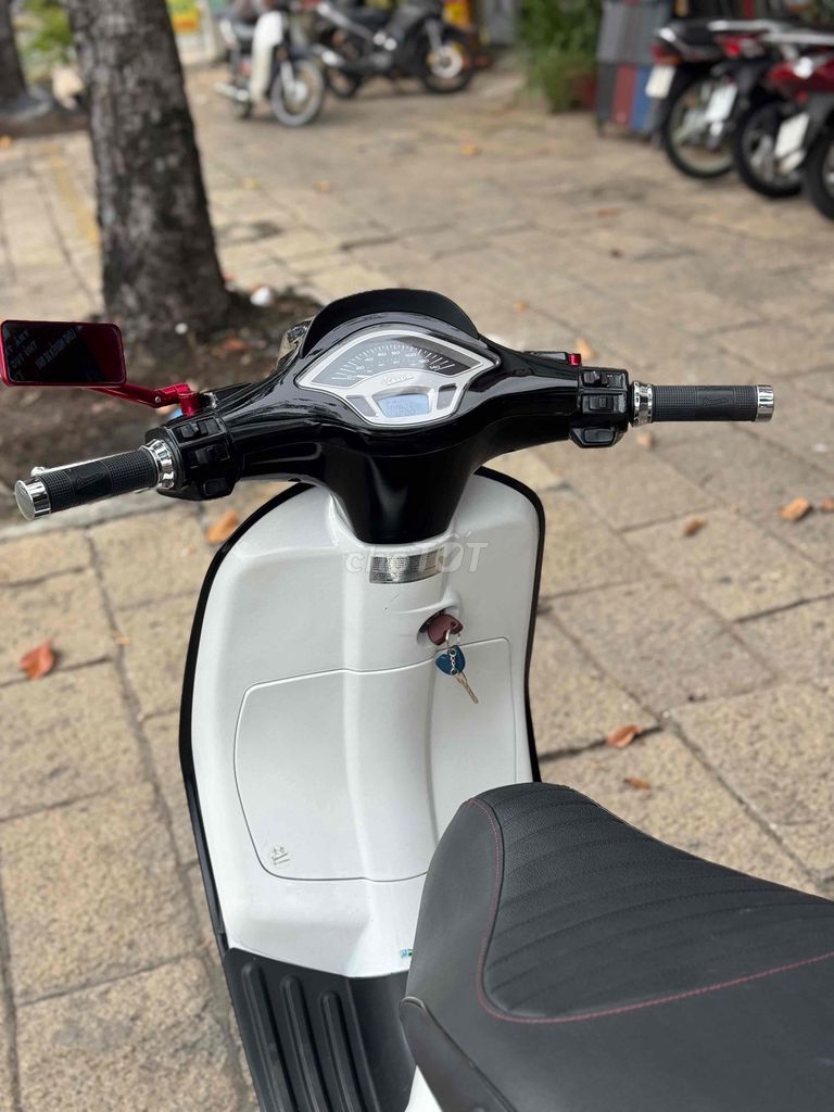 Vespa Sprint Đỏ Cherry và Trắng đen bs 72 zin. Mua bán Xe máy tại Thành phố Bà Rịa Bà Rịa - Vũng Tàu được đăng bởi Cửa Hàng Xe Máy Anh Luân hình 14