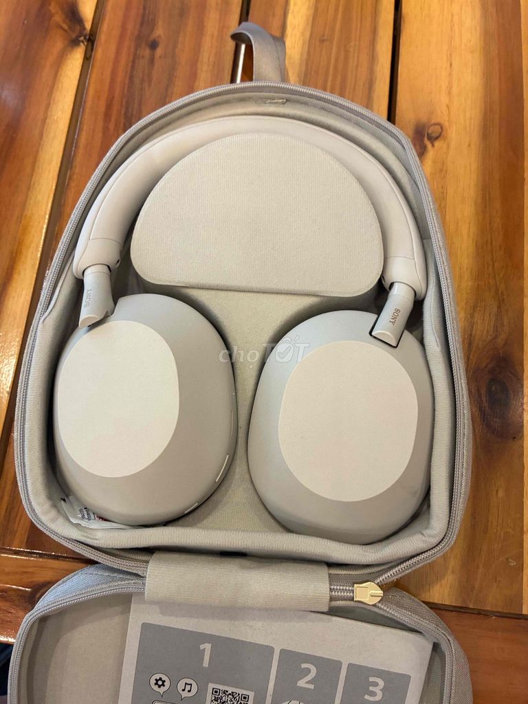 Tai nghe Sony XM5 Be Như mới. Mua bán Tivi, Âm thanh tại Quận Bình Thạnh Tp Hồ Chí Minh được đăng bởi Lê Dương hình 1