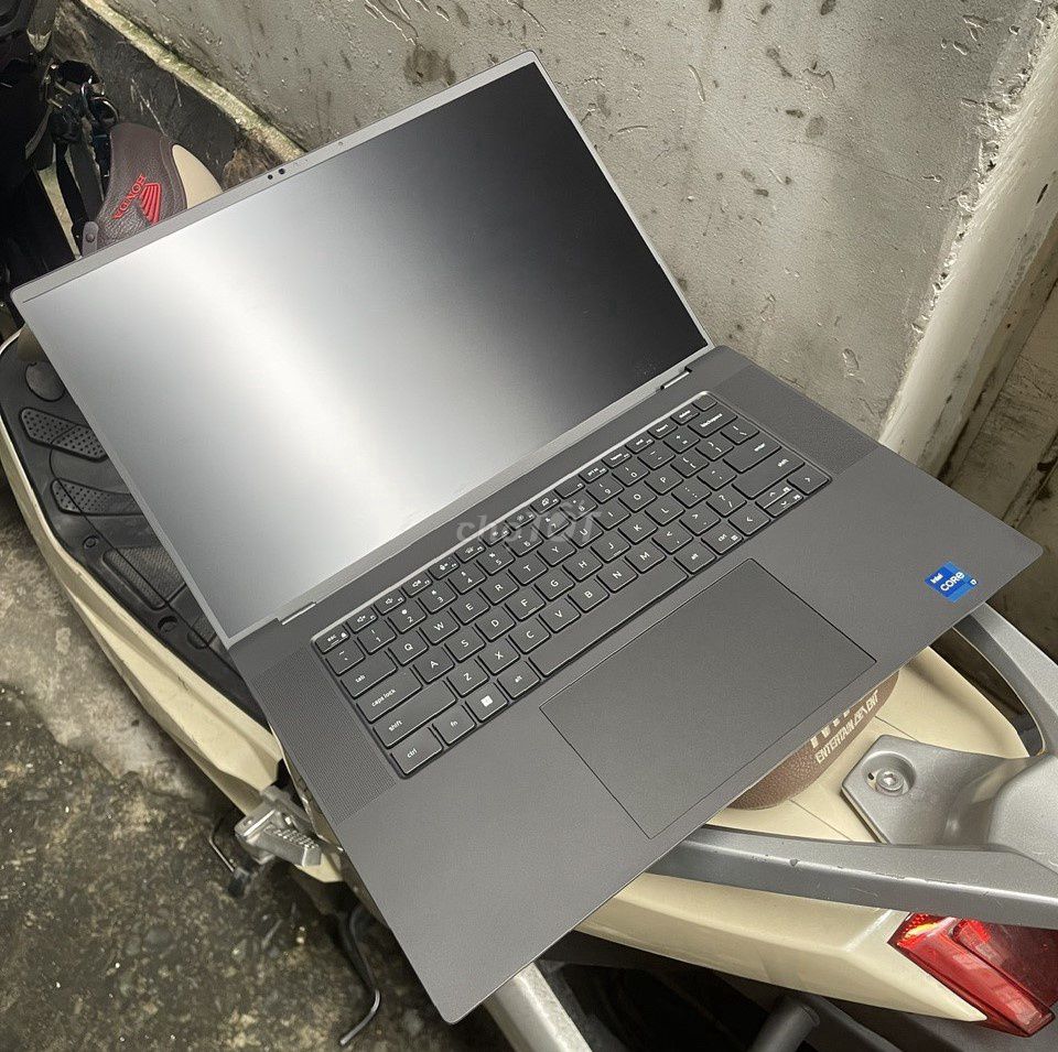 DELL Precision 5680 Like New 99%, USA. Mua bán Laptop tại Quận Phú Nhuận Tp Hồ Chí Minh được đăng bởi Huyền hình 1
