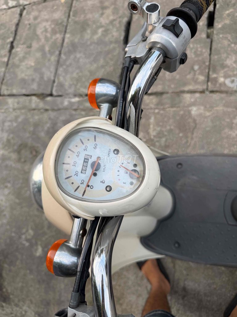 Honda Scoopy 50cc màu Kem. Mua bán Xe máy tại Thành phố Quảng Ngãi Quảng Ngãi được đăng bởi Hien hình 9