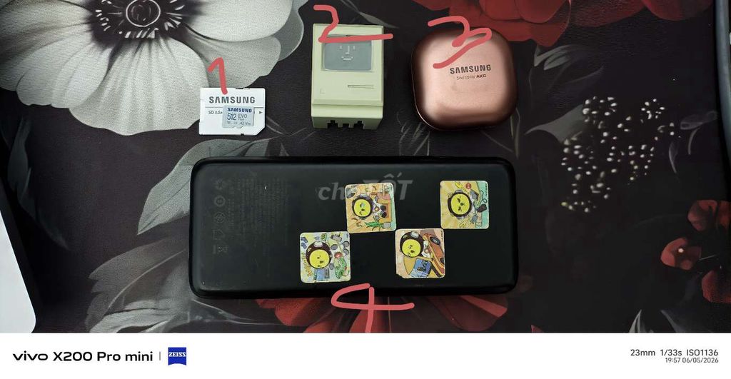 Thẻ nhớ Samsung 512gb và 1 số đồ lặt vặt. Mua bán Phụ kiện (Màn hình, Chuột...) tại Quận Đống Đa Hà Nội được đăng bởi Đạt hình 1
